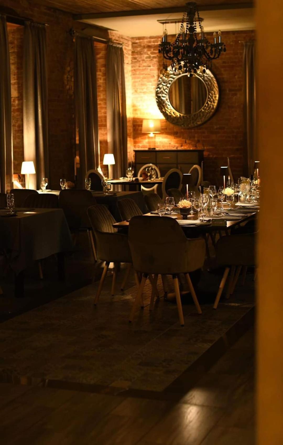 Bahnhofs Hotel Alūksne エクステリア 写真