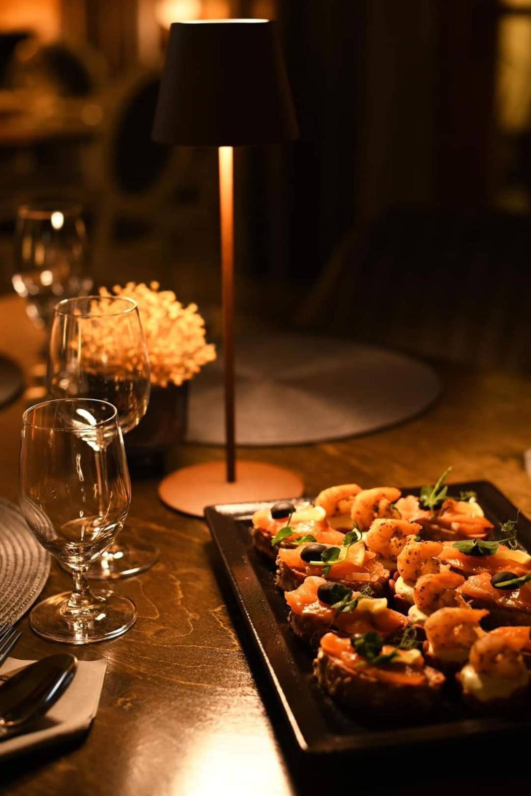 Bahnhofs Hotel Alūksne エクステリア 写真